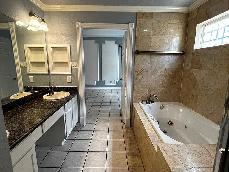 7719 Valera Ln — Photo 16