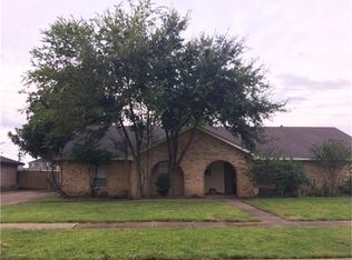 3738 Quiet Place Dr, Houston, TX 77082
