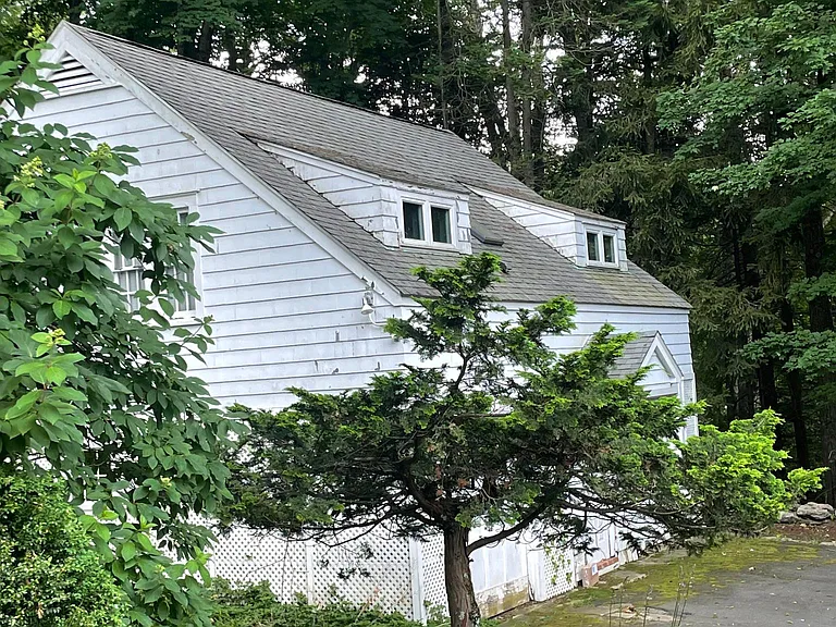 Approach to Cottage