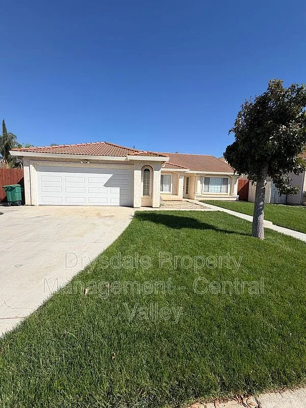 3 bed, 2.0 bath, 1848 sqft, $2,550 — Photo 2