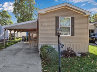 6 Oak Ln, Clarence, NY 14031