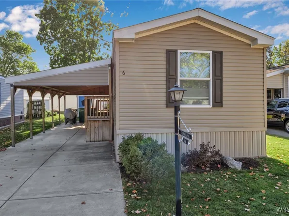 6 Oak Ln, Clarence, NY 14031