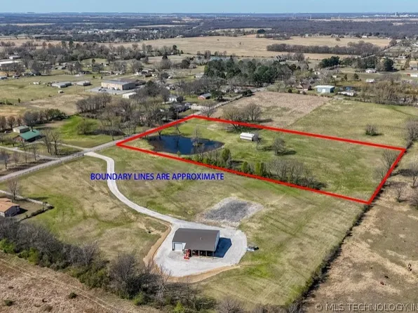 9097 E 580th Rd, Catoosa, OK 74015