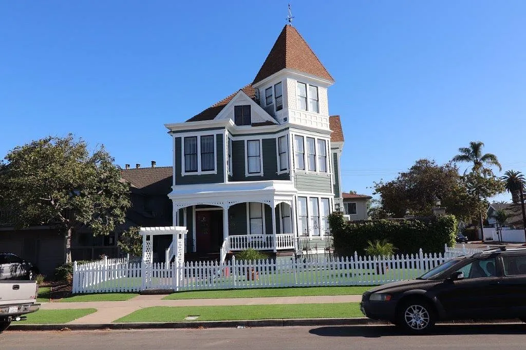 C Ave, Coronado — Photo 1