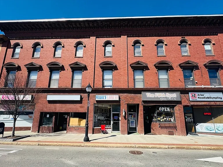Main St — Photo 1