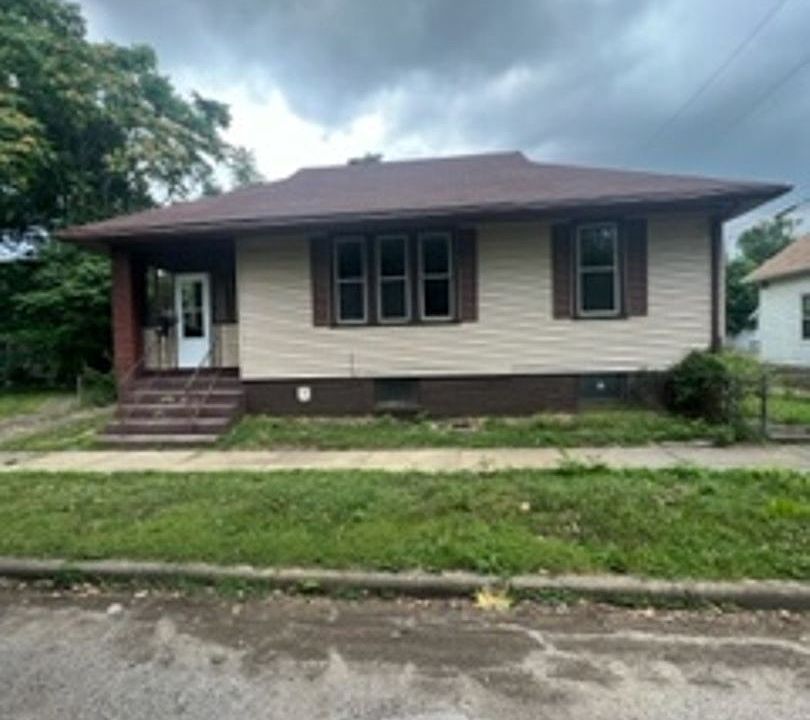 1st image of 866 E Cherry St