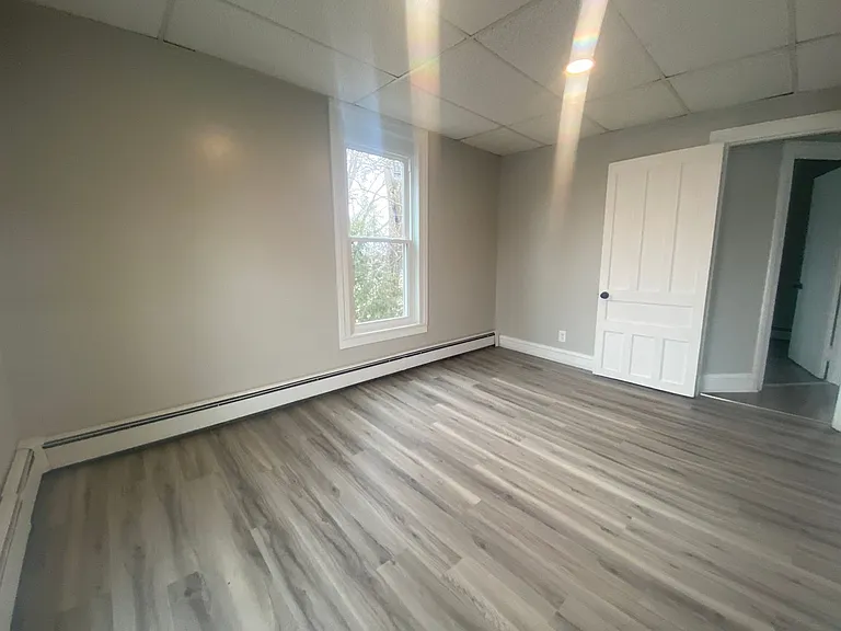 142 N Mechanic St — Photo 28
