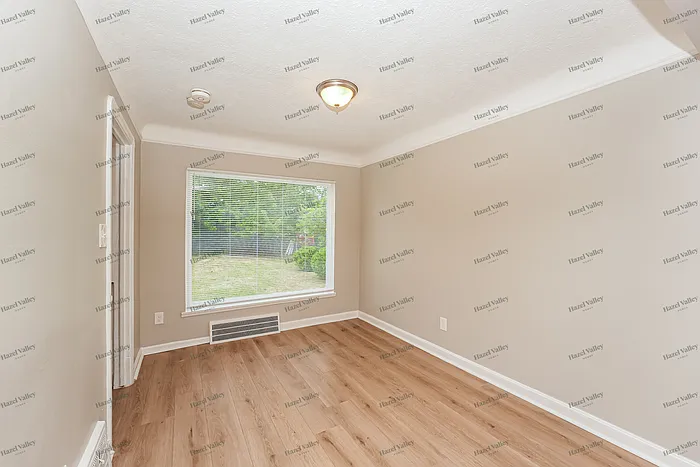 3880 Strandhill Rd — Photo 7