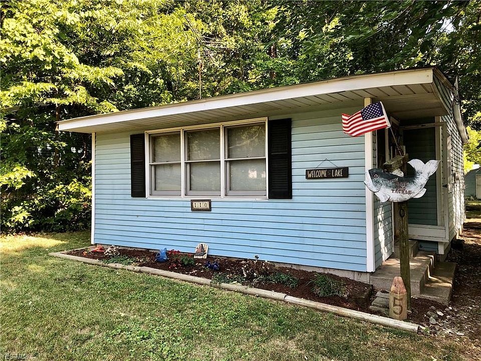 1st image of 110 Maple Dr