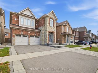 379 Robert Parkinson Dr, Brampton, ON L7A4B8