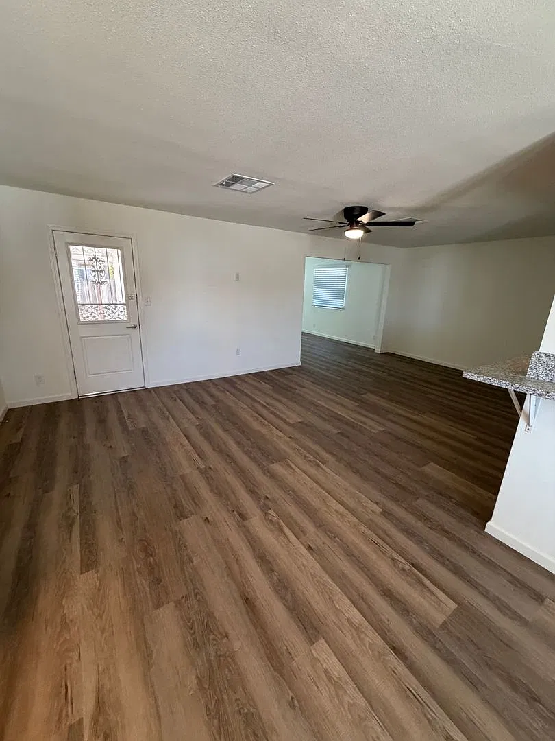 Adorable Clovis Home for Rent — Photo 3