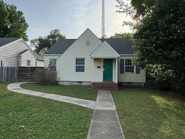 112 Leflore Ave — Photo 1