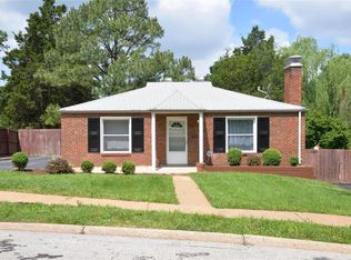 1001 Raisher Dr, Saint Louis, MO 63130