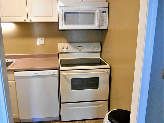 3rd image of 165 South St Unit 14