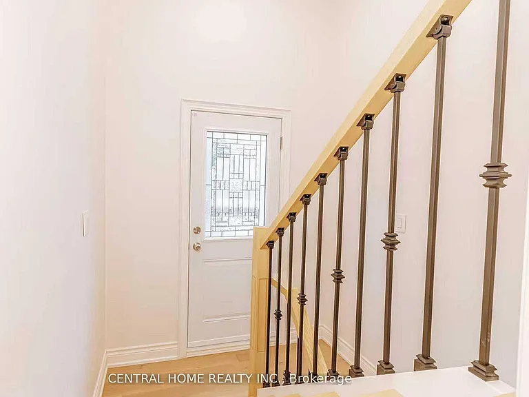 47 Sherwood Forest Dr #BASEMENT — Photo 2
