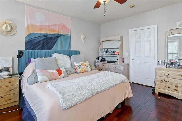 1 bed, 1.0 bath, $2,100 — Photo 4