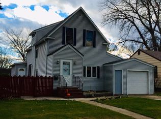2625 5th Ave N, Grand Forks, ND 58203