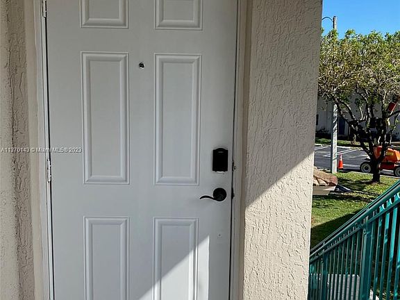 4th image of 2921 SE 13th Ave #20648