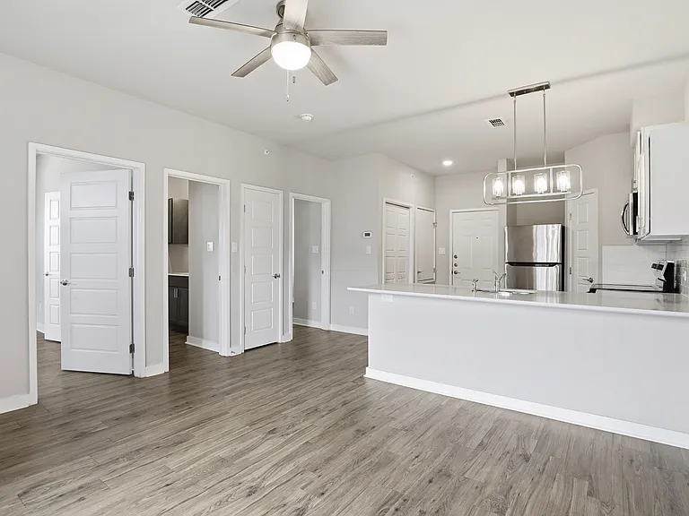 711 S Frio St #1203 — Photo 10