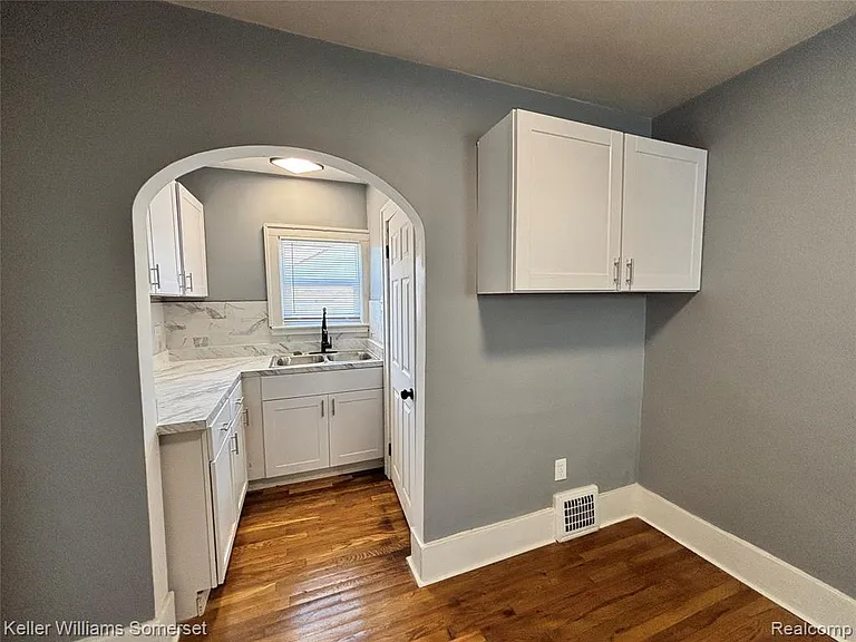 7028 Studebaker Ave — Photo 5