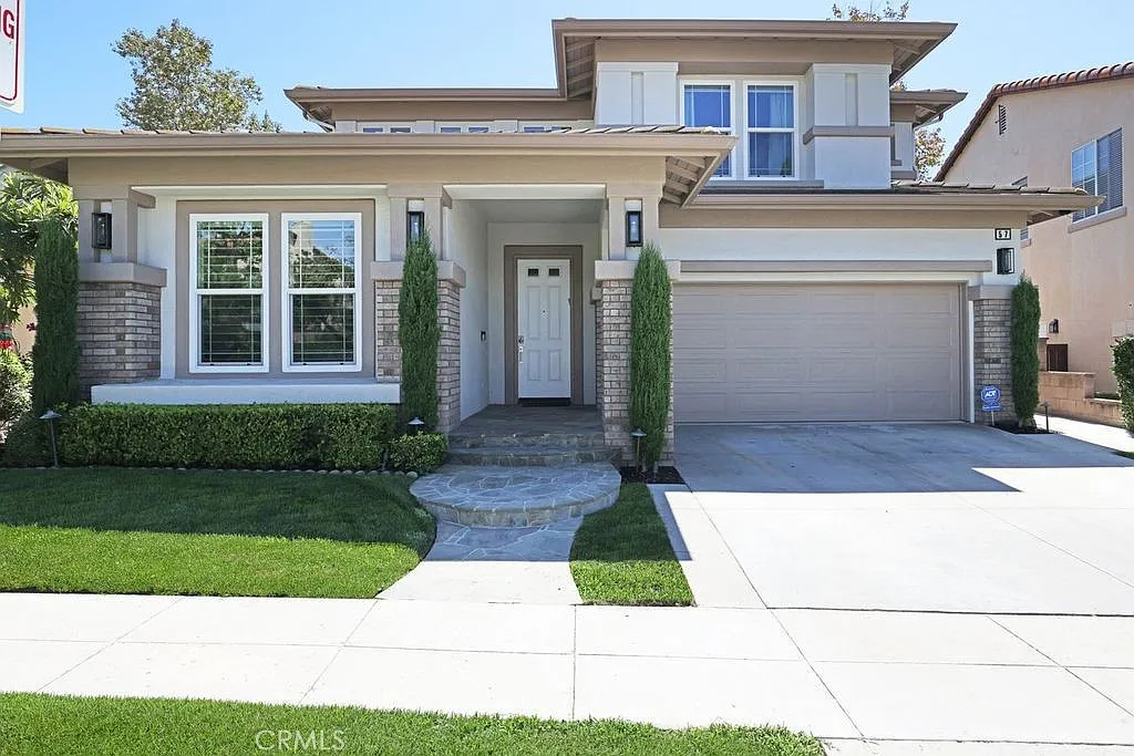 4 bed, 2541 sqft, $8,500 — Photo 2