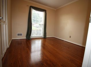 9005 Shevie Dr, Louisville, KY 40272