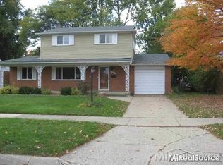 39647 Spalding Dr, Sterling Heights, MI