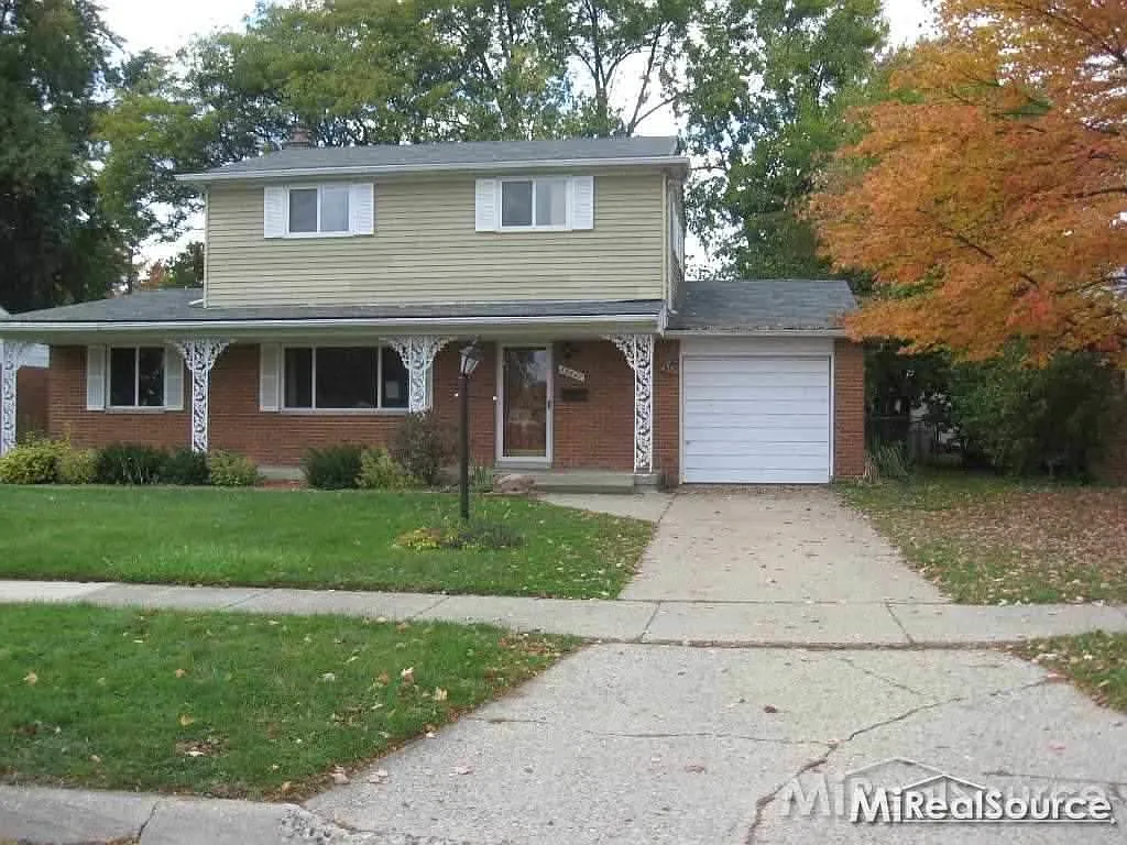 39647 Spalding Dr photo 1