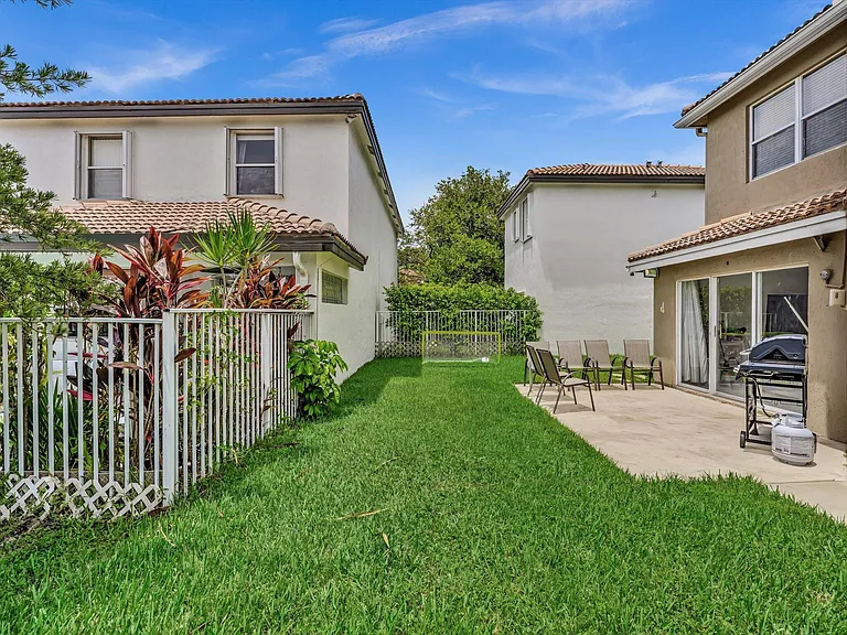 7145 Crescent Creek Way — Photo 17