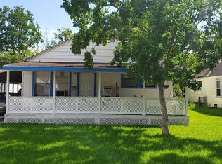 2620 Montrose Ave, Groves, TX 77619
