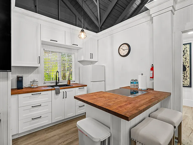 1017 SW 4th St — Photo 10