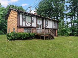 60 Pippin Orchard Rd, Cranston, RI 02921