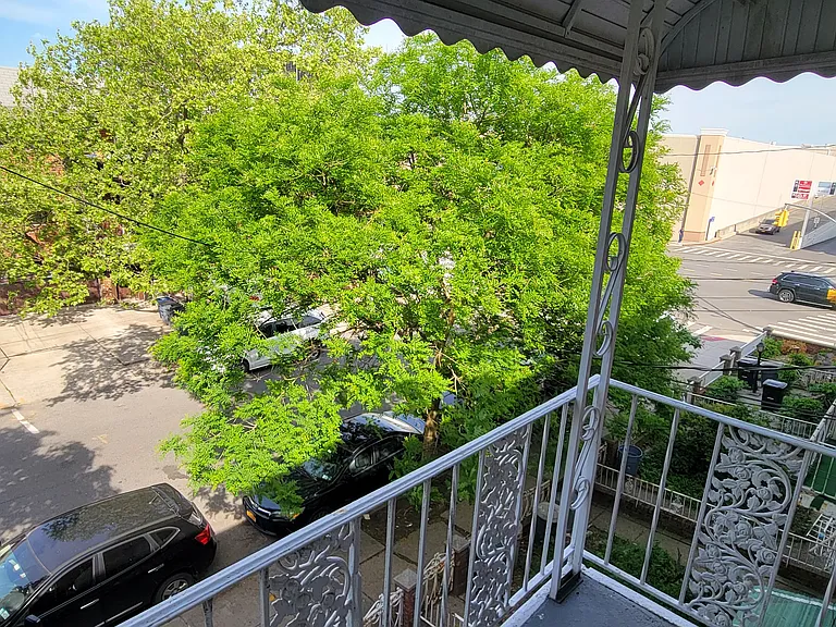 2076 E 55th St #3 — Photo 7