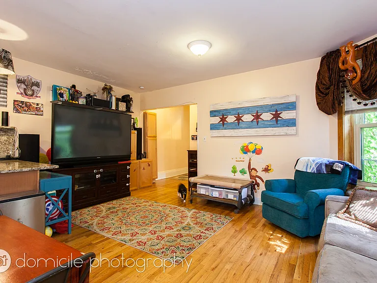 1533 W Leland Ave #1E — Photo 12