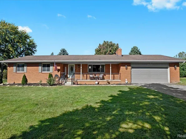 7677 McClements Rd, Brighton, MI 48114