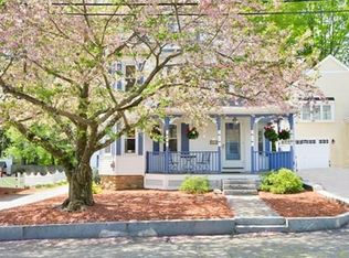 27 Hartford St, Bedford, MA 01730