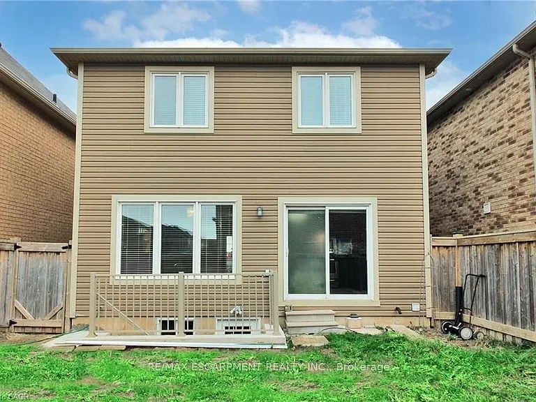1005 Farmstead Dr #MAIN UPPER — Photo 17