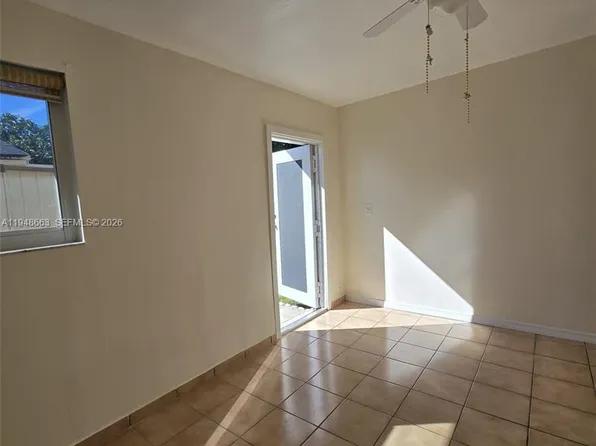 15764 SW 303rd Ter, Homestead, FL 33033