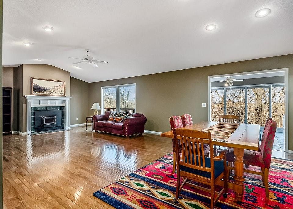 1st image of 17 Rosedale Ln