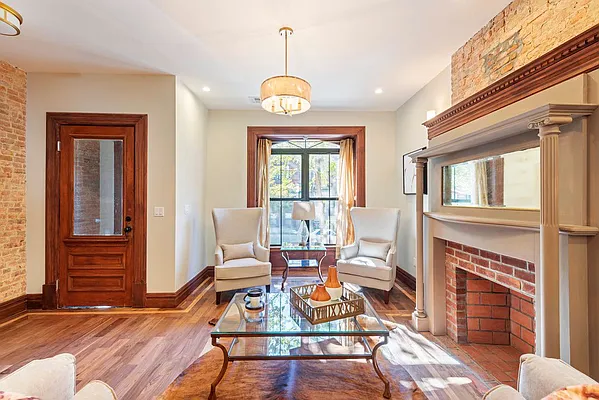 Sold by Nest Seekers International | media 2