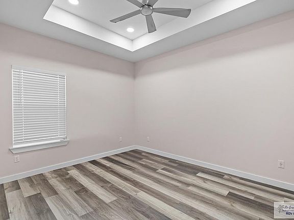 5th image of 23409 Tangerine Ave