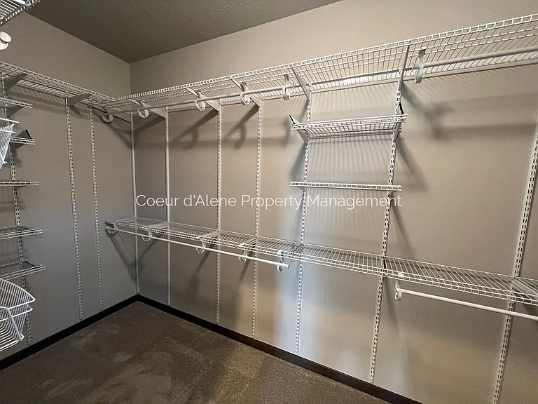 246 N Olivewood Ln — Photo 18