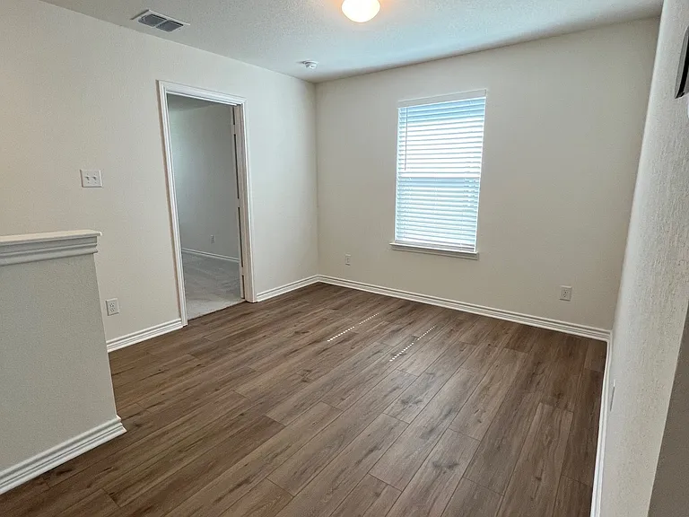 11642 Black Rose — Photo 12