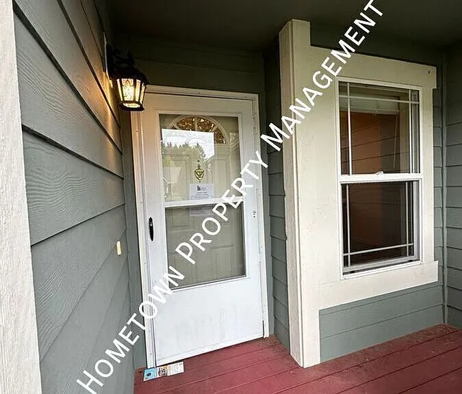 5407 Komachin Loop SE — Photo 3