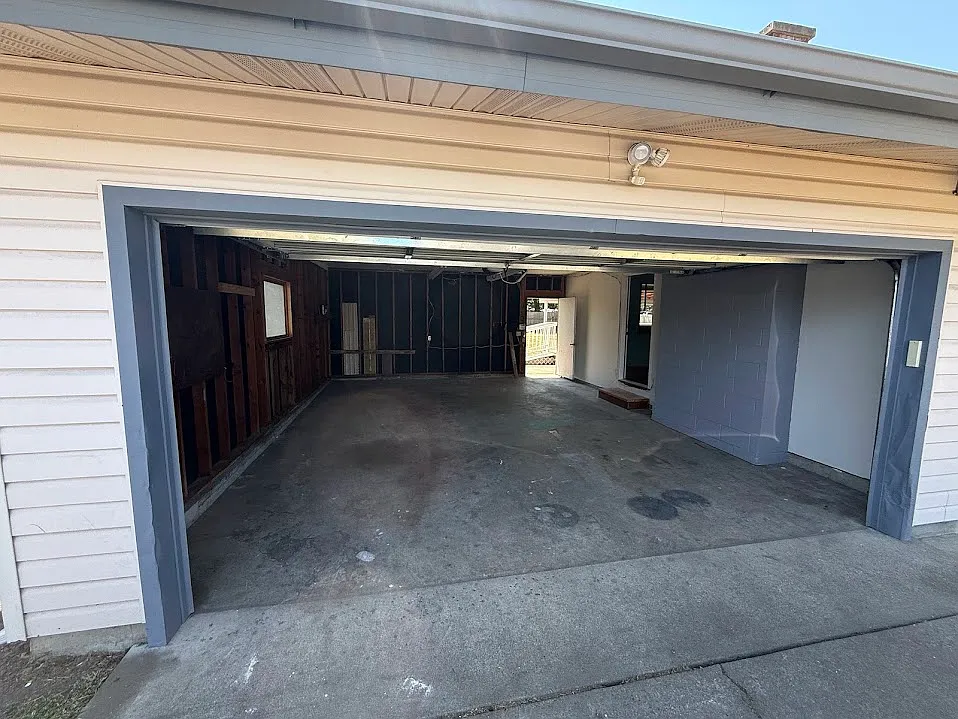 4 bed, 1.5 bath, 2126 sqft, $2,250 — Photo 2