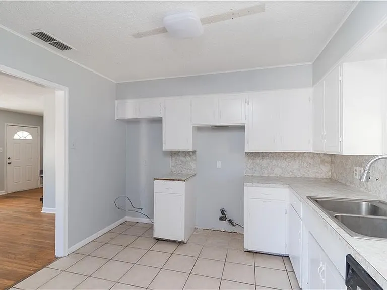4829 Edith St — Photo 9