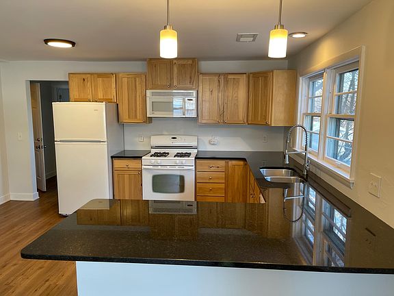 2nd image of 2836 Fillmore St NE #2838