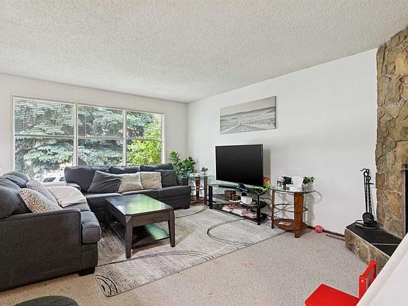 4th image of 612 S 13th Ave NE