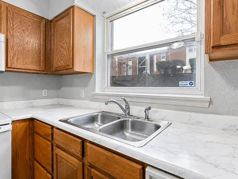 1968 Greenglen Dr #101 — Photo 5