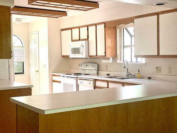 3rd image of 350 S Wildwood Dr #13